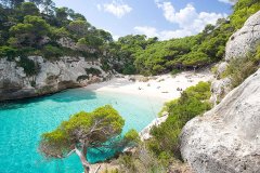 Emprende tu aventura en Menorca con nuestras campers